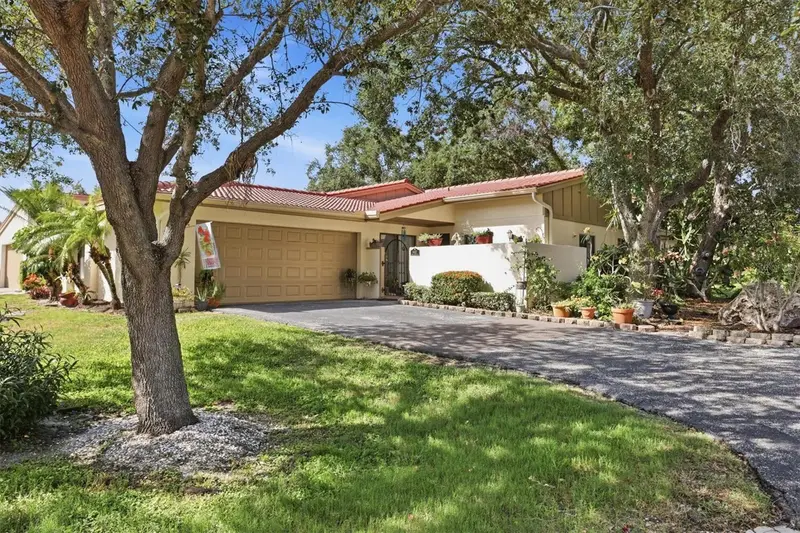 6421 Sun Eagle Ln, FL