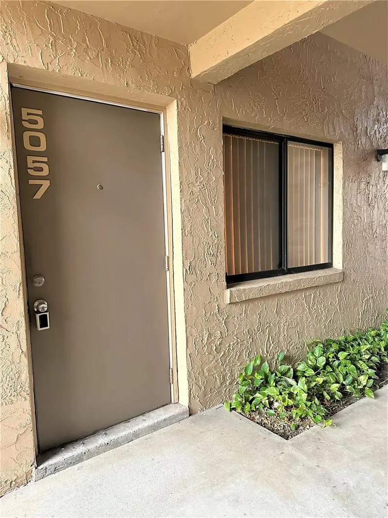 5057 Vineland Rd #5057, FL