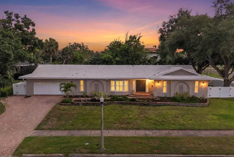 303 Roebling Rd S, FL