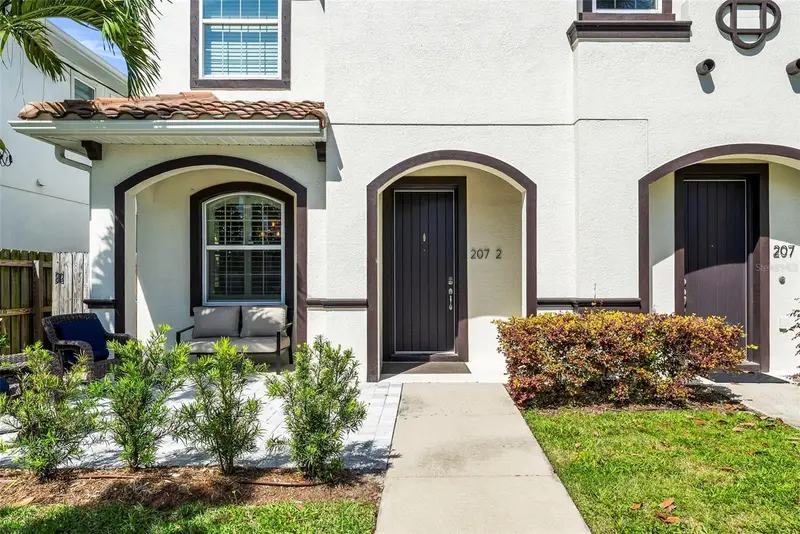 207 S Moody Ave #B, FL