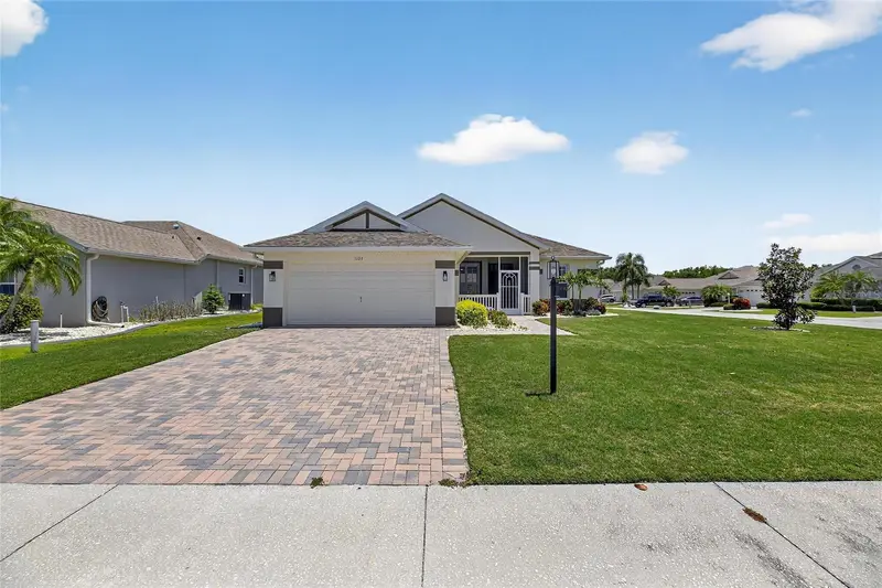 1103 Villeroy Dr, FL