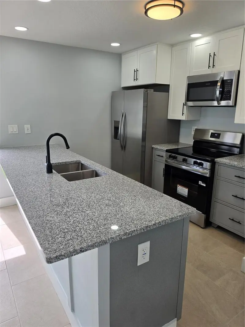145 131st Ave E #3, FL