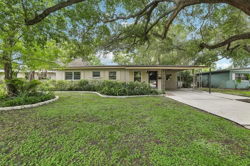 Colonialtown listing