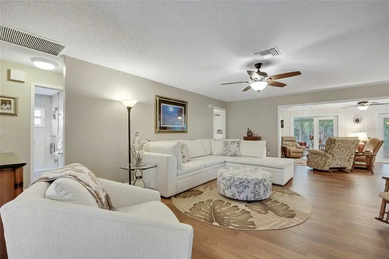 7052 Sparkling Creek Ct, FL
