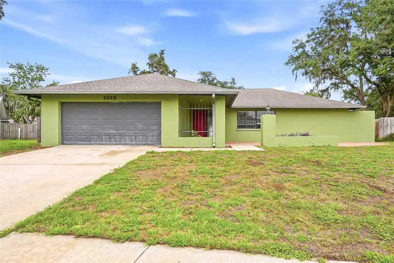 1012 Redbud Cir, FL