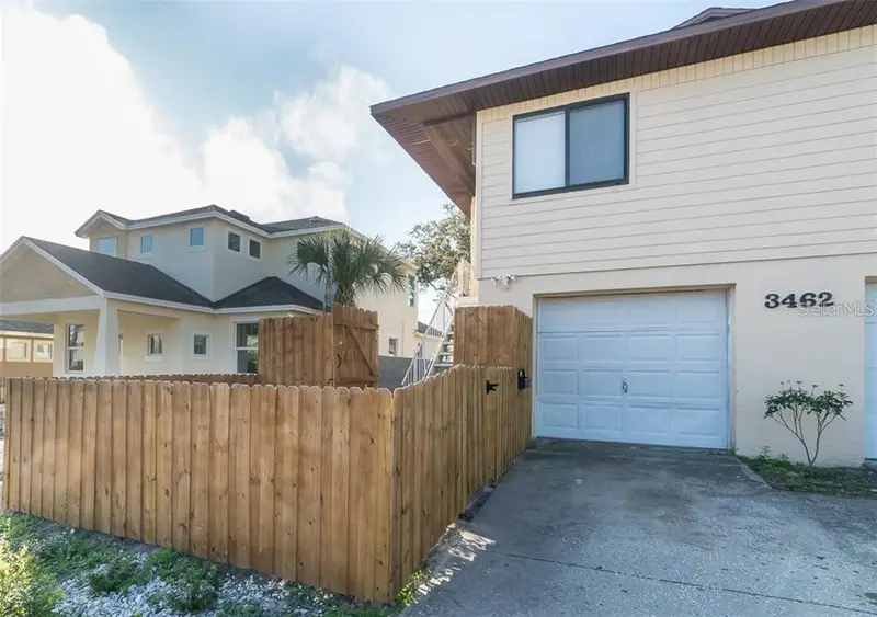 3462 3rd Ave N, FL