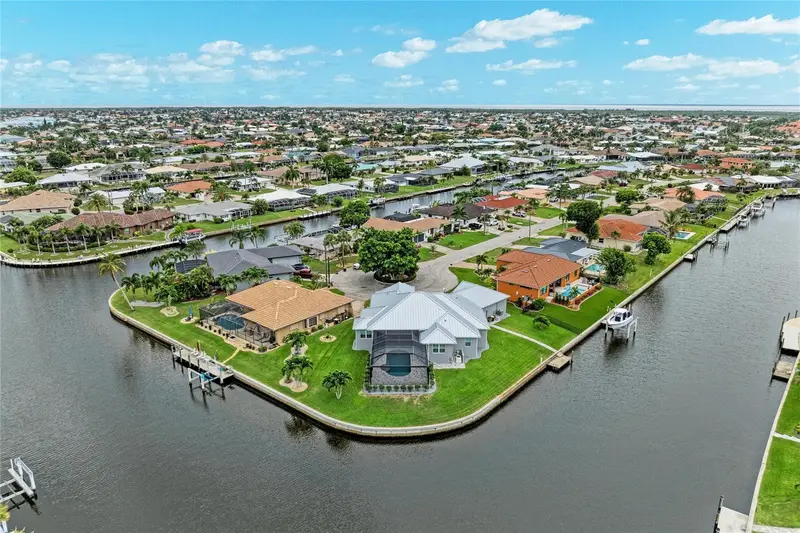 490 Sorrento Ct, FL