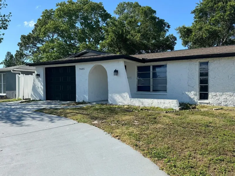 7605 Embassy Blvd, FL