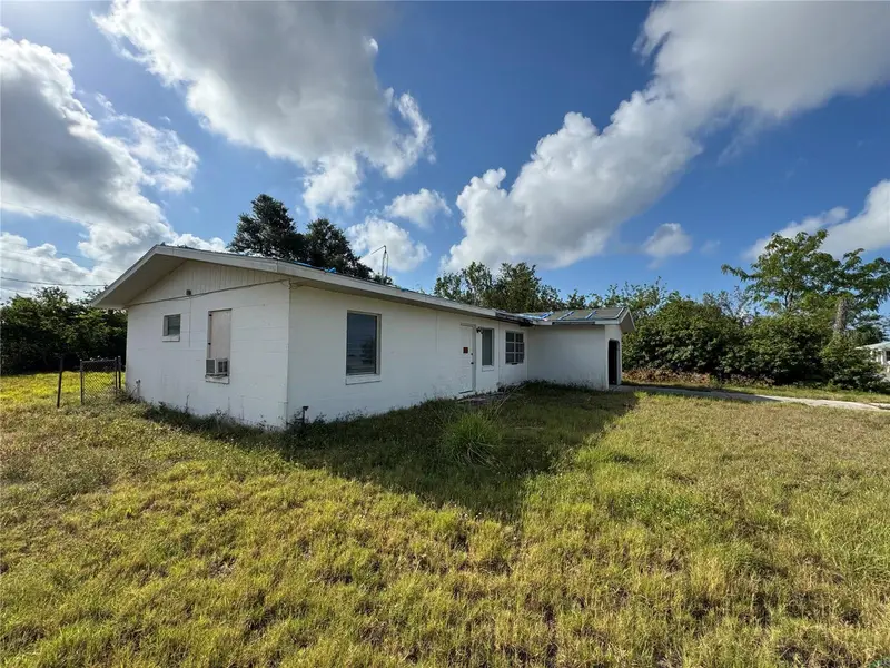 325 Timbruce Ln Nw, FL
