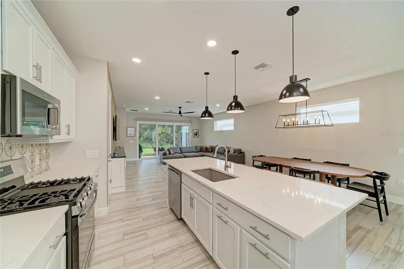 1079 Waterline Ct, FL