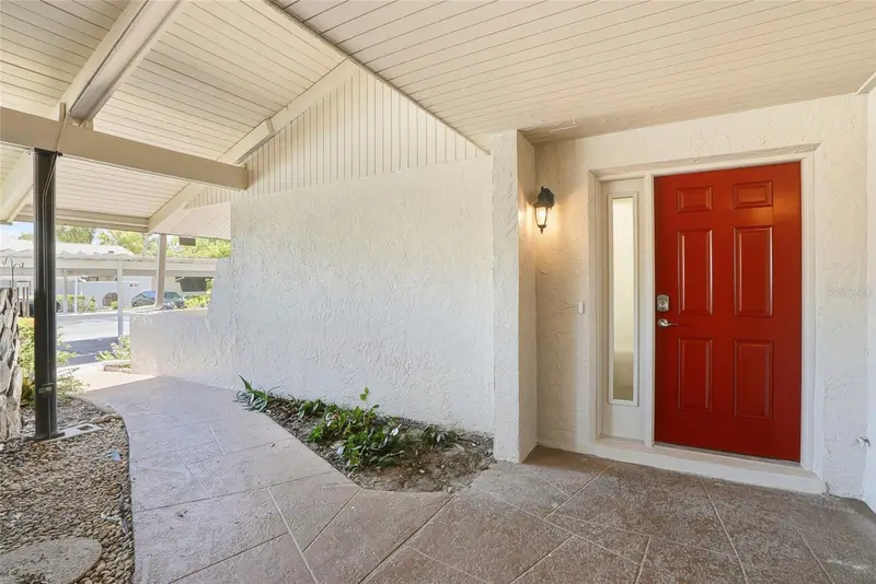 1208 14th Cir Se, FL