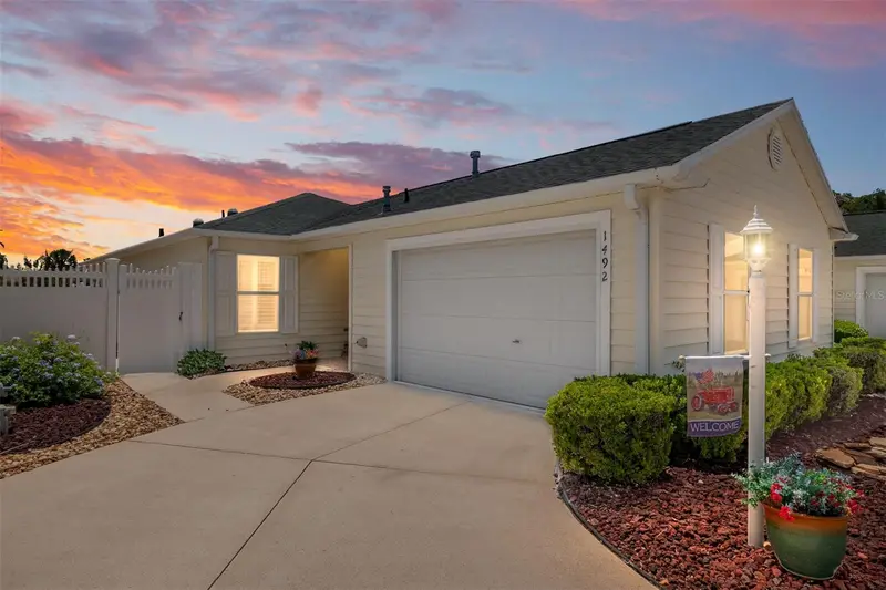 1492 Azteca Loop, FL