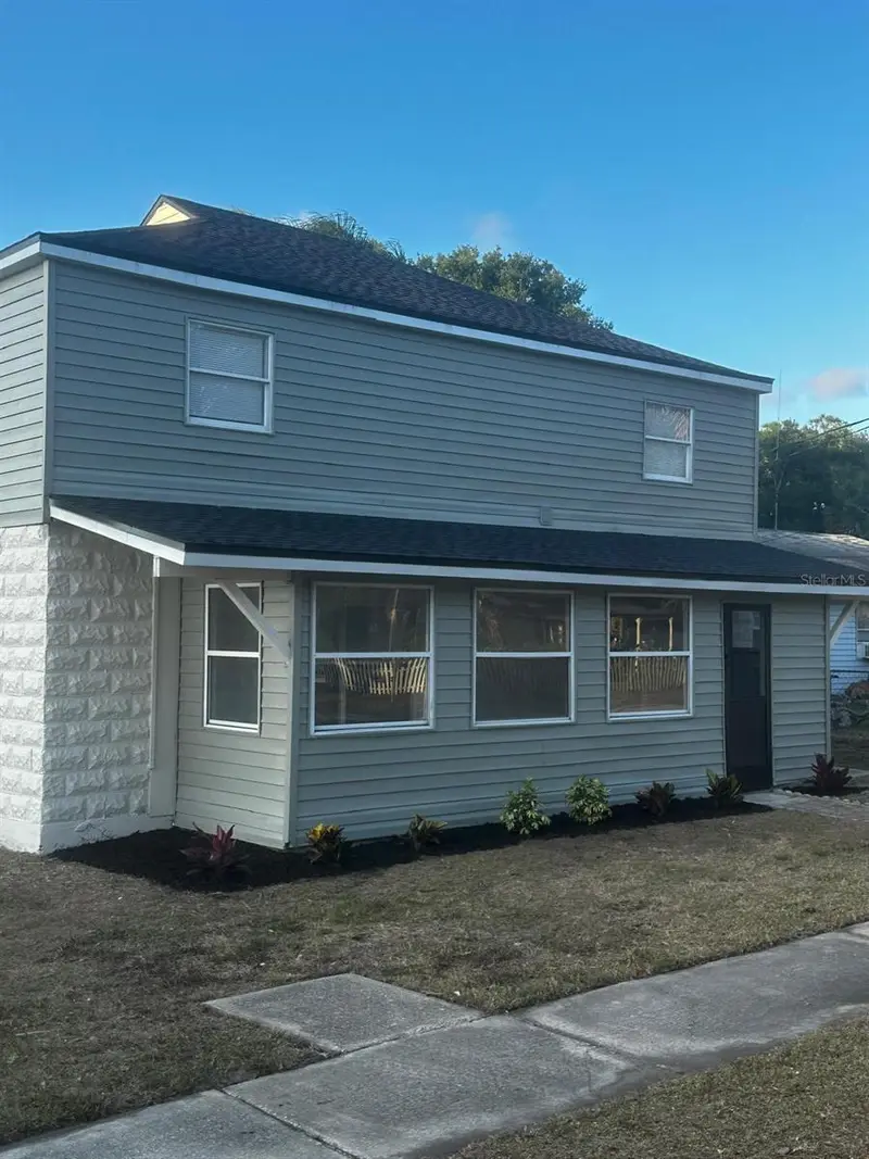 716 Tropic St, FL