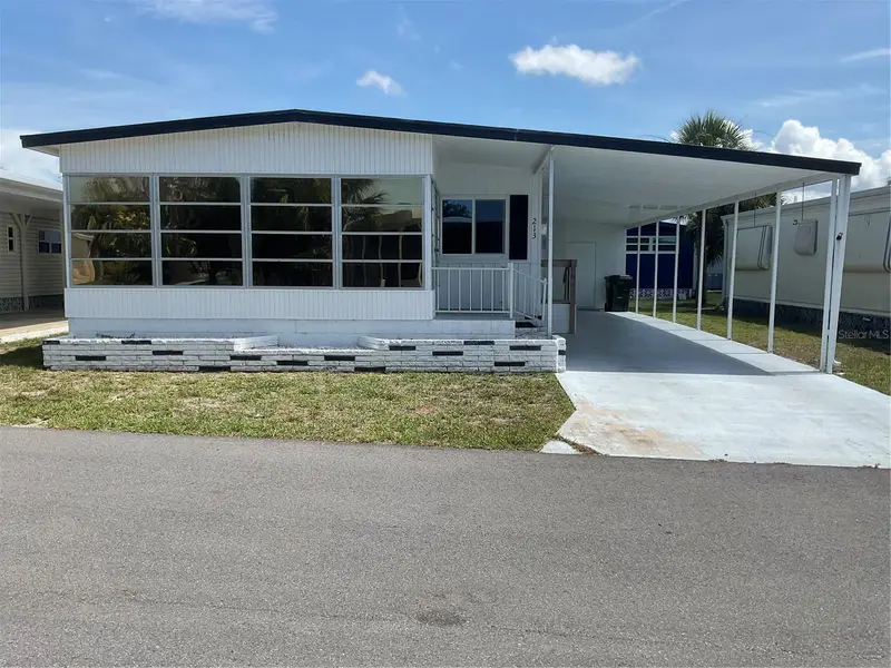 213 Como Dr, FL