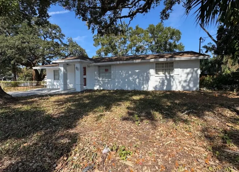 2620 E 33rd Ave, FL