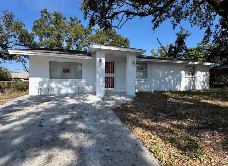 2620 E 33rd Ave, FL