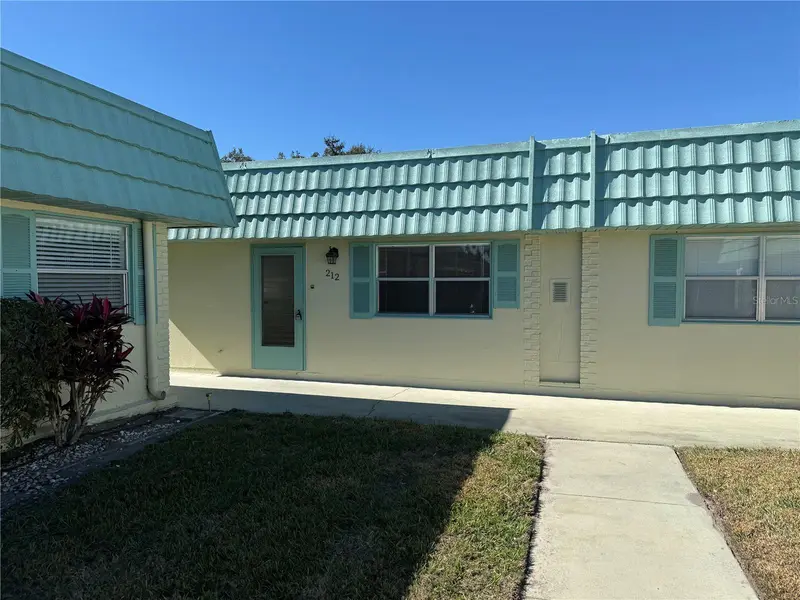 101 Cambridge Trl #212, FL