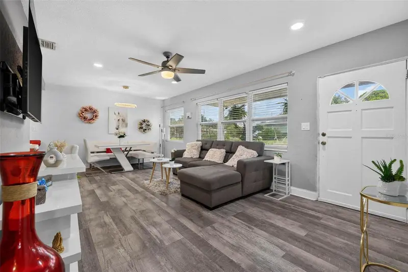 3164 52nd Way N, FL