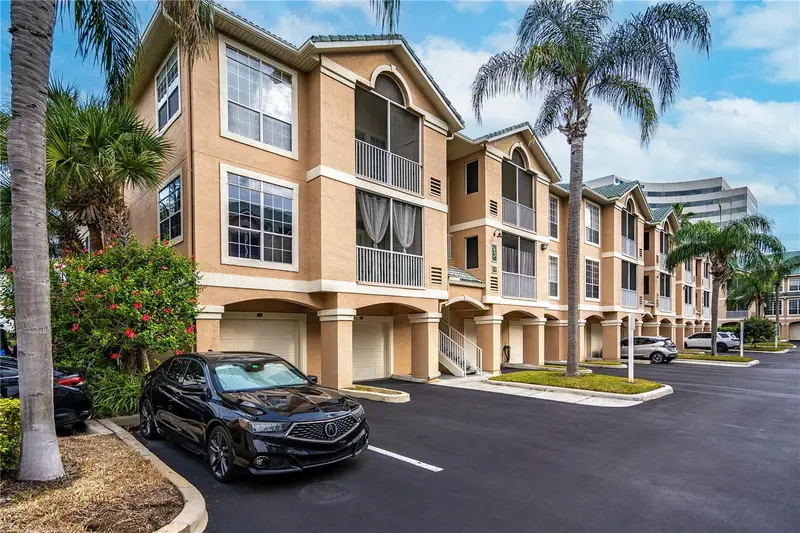 3205 Bay Club Cir #3205, FL