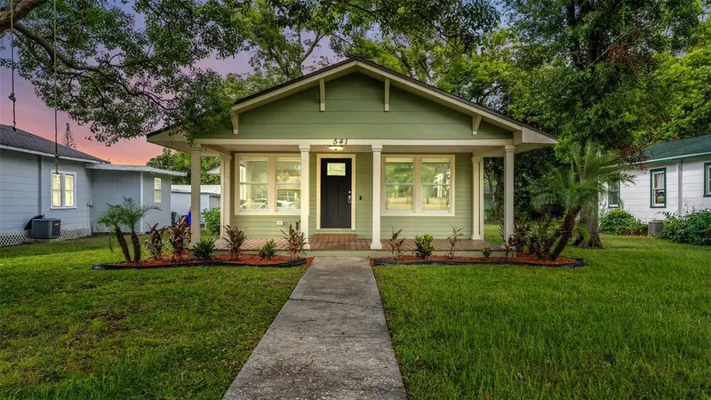 541 W Park St, FL