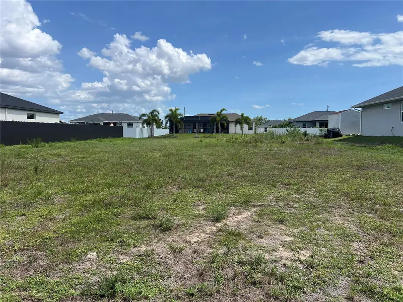 406 Jacaranda Pkwy E, FL