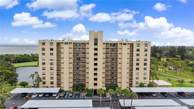 2620 Cove Cay Dr #207, FL