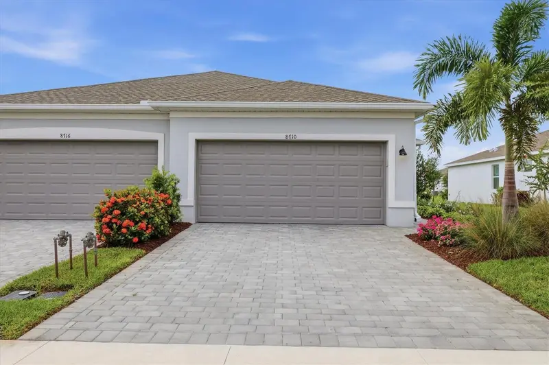 8710 Saint Kitts Cir, FL