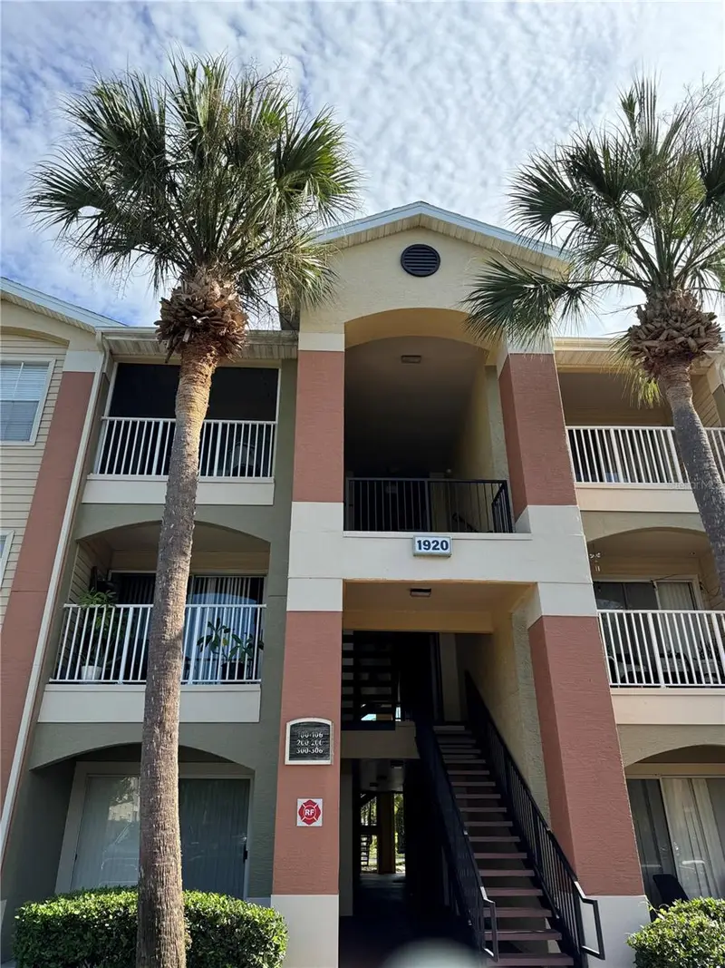 1920 Summer Club Dr #202, FL