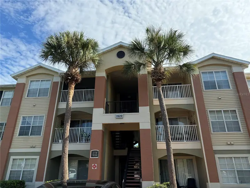 1920 Summer Club Dr #202, FL