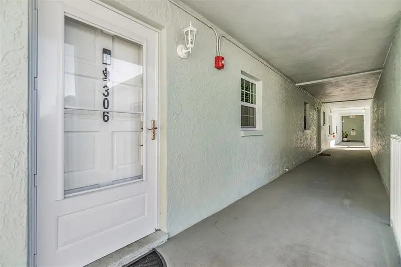 701 Poinsettia Rd #306, FL