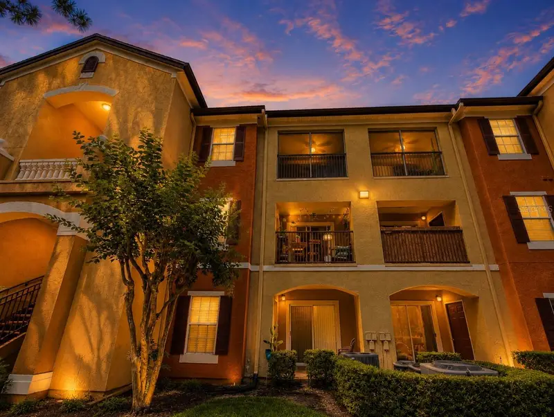 802 Crest Pines Dr #836, FL