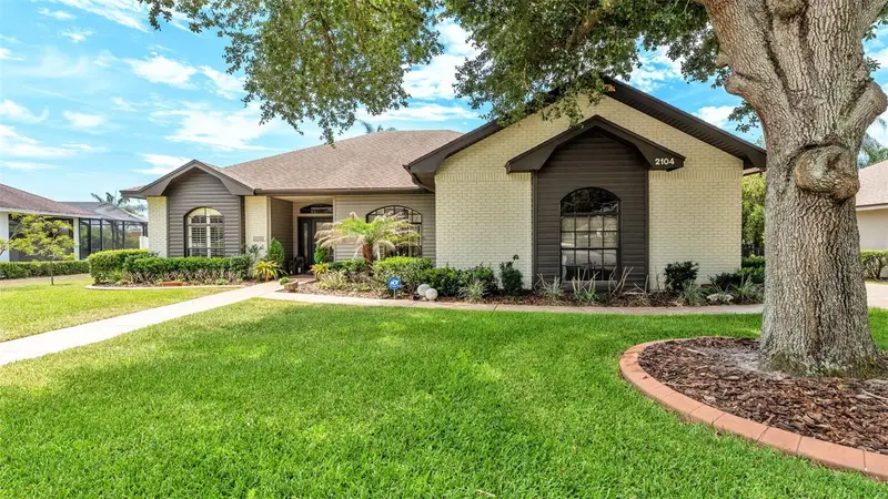2104 Longleaf Cir, FL
