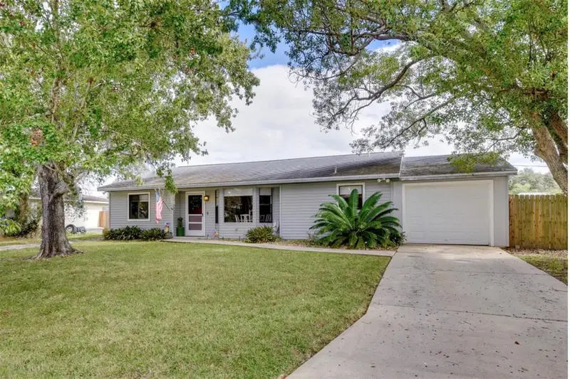 2737 Fern Palm Dr, FL