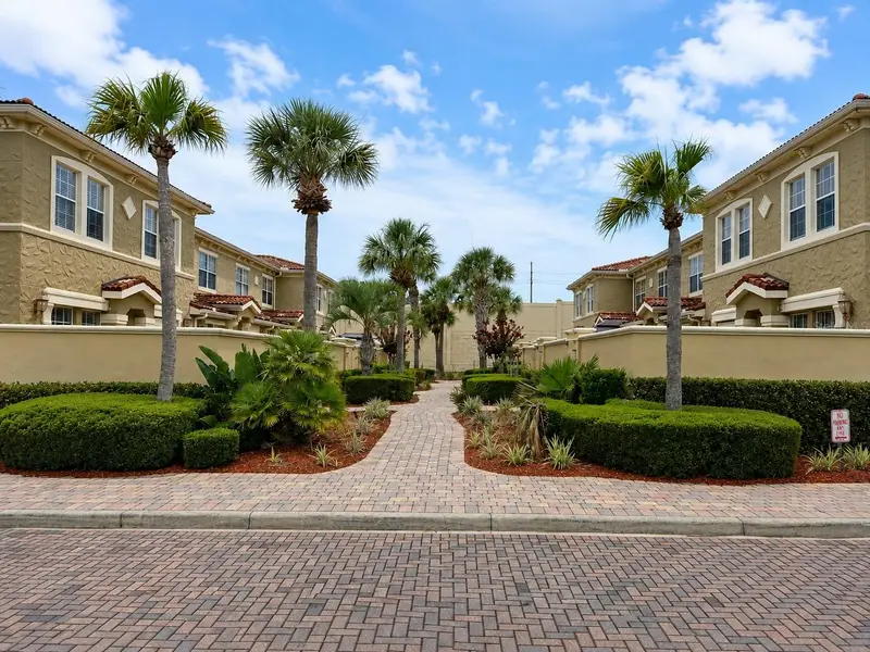 3008 Bella Vista Dr, FL