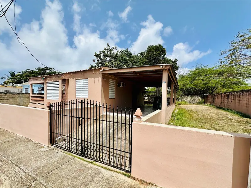 92 Camino San Martin Comm. San Martin, PR