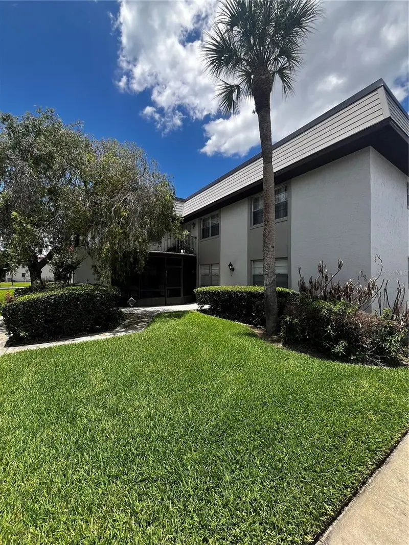 110 Windtree Ln #202, FL
