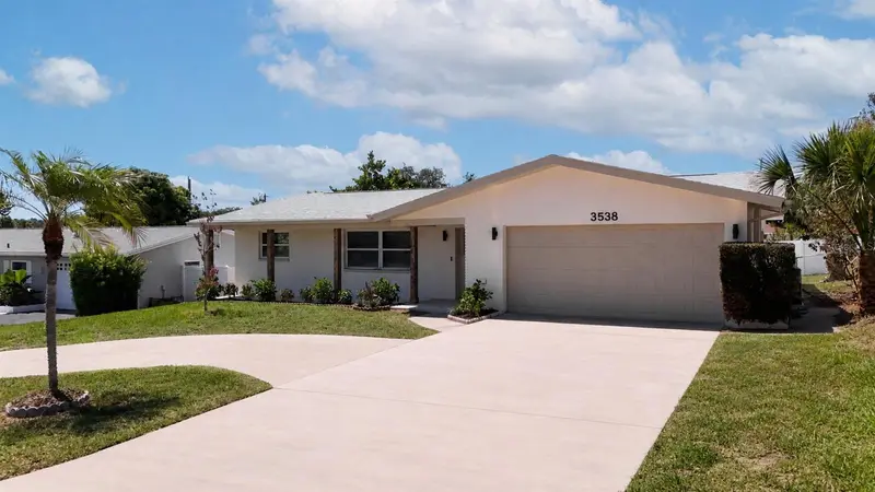 3538 Shady Bluff Dr, FL