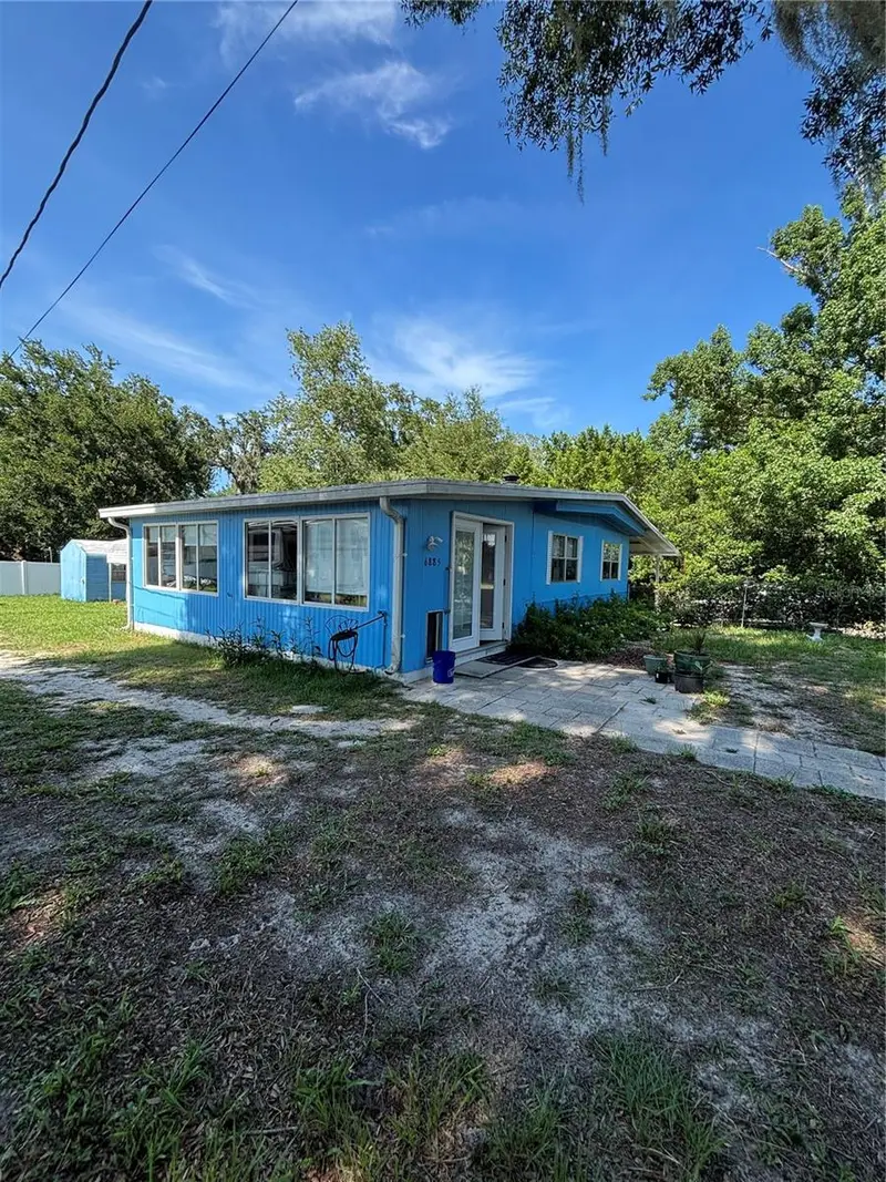 6885 Ne 5th St, FL
