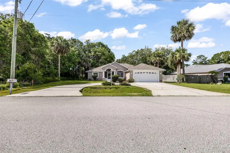 9 Whippoorwill Dr, FL