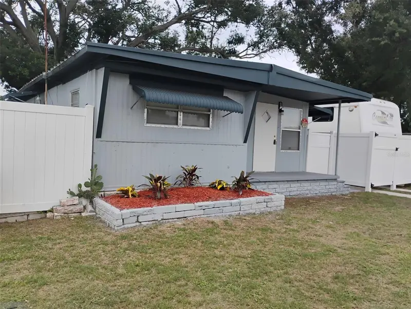 1833 Viceroy Ln, FL