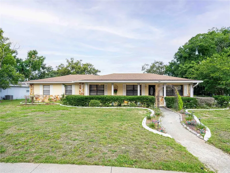 200 S Main Ave, FL