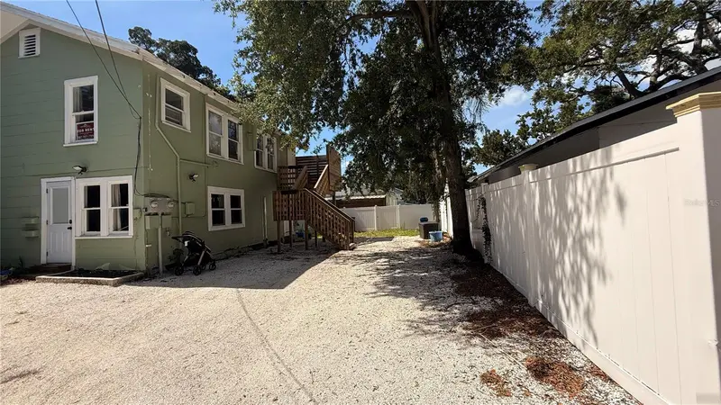 905 Jones St, FL