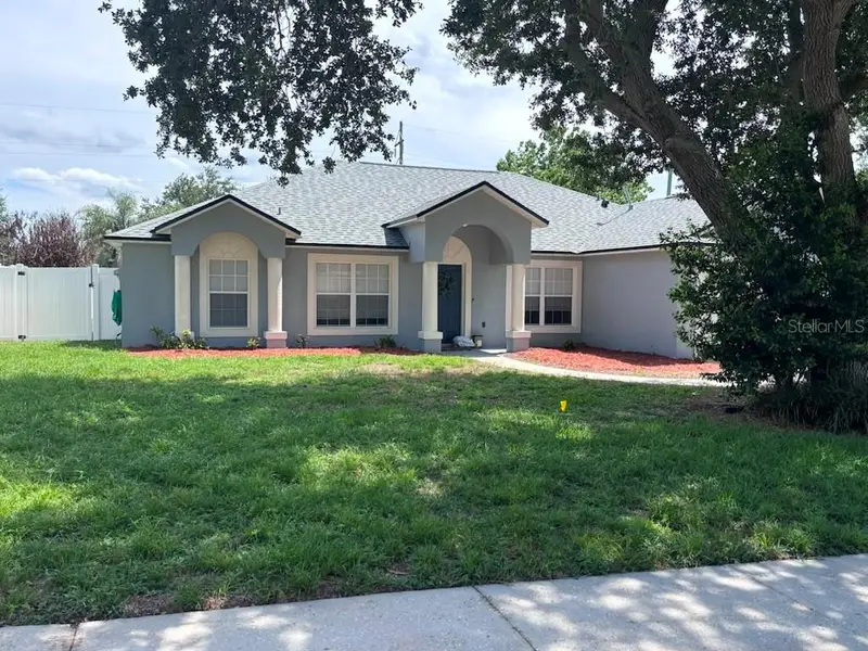 1004 Chateau Cir, FL