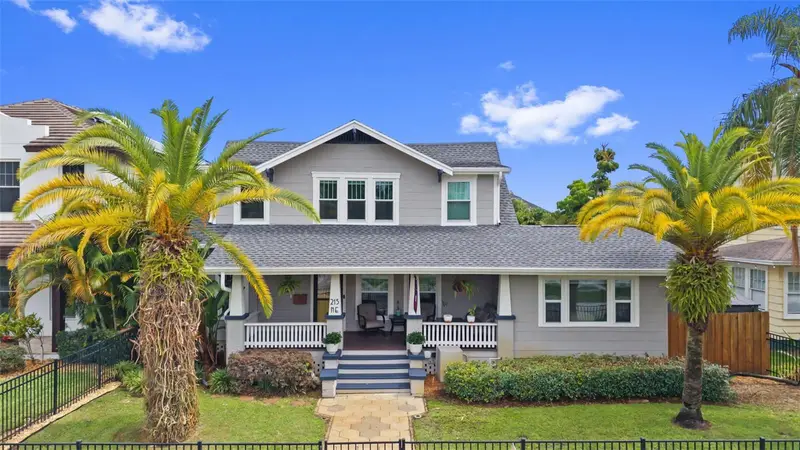 215 9th Ave Ne, FL