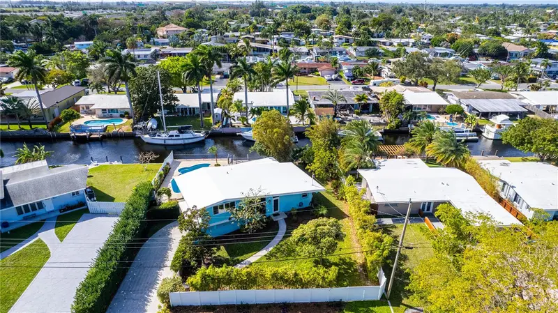 2631 Key Largo Ln, FL