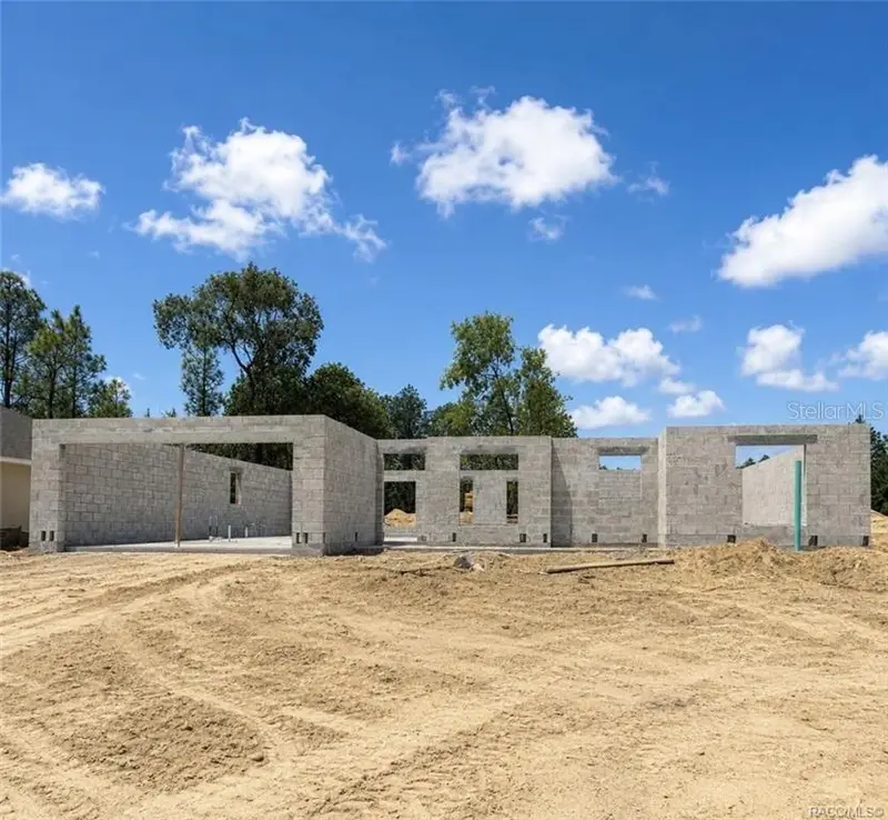 699 W Hallam, FL