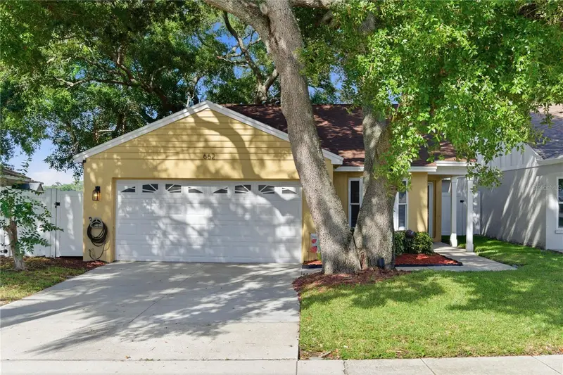 662 Bellingham Pl, FL