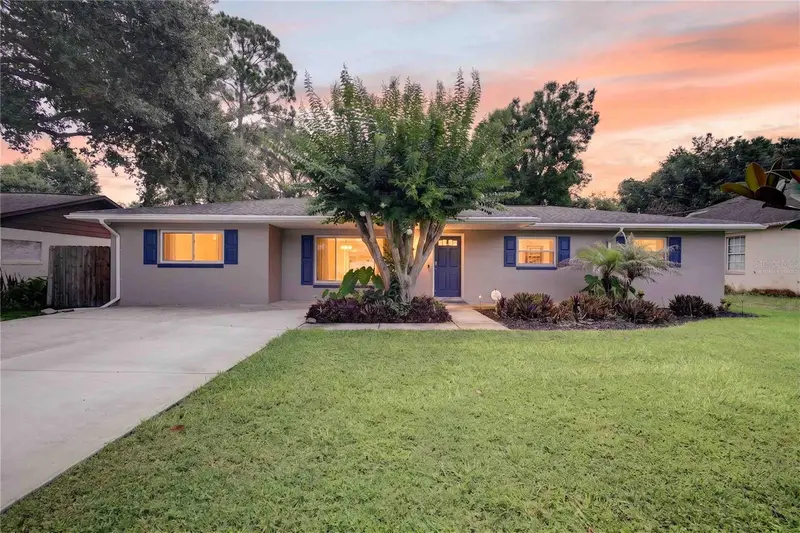 27638 Lisa Dr, FL