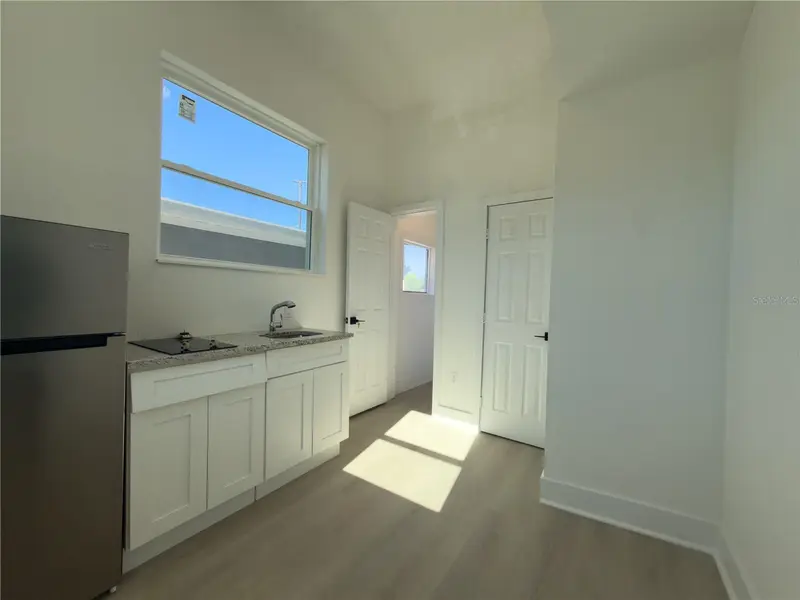 401 Columbus Drive, FL