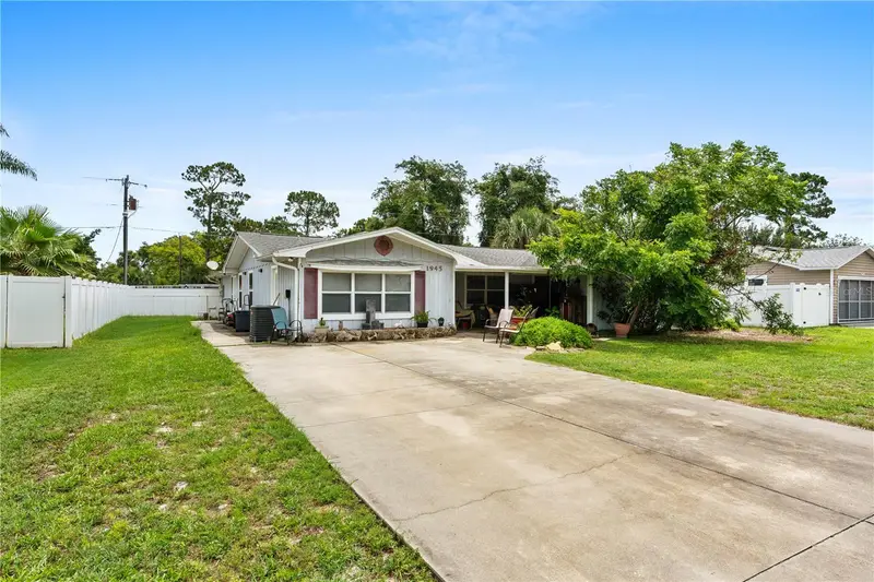 1945 Fern Palm Dr, FL